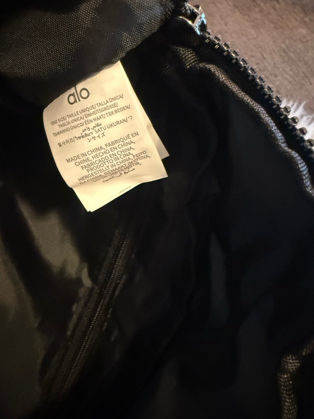 ALO Yoga Black Explorer Fanny Pack/ Belt Bag - Picture 7 of 8